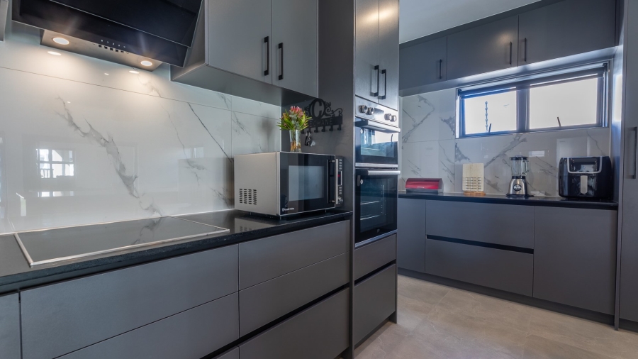 4 Bedroom Property for Sale in Sandown Western Cape